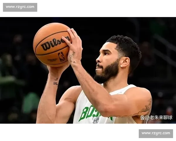 塔图姆强势觉醒绿军鏖战热火第四场胜负悬念拉满季后赛走向再起波澜